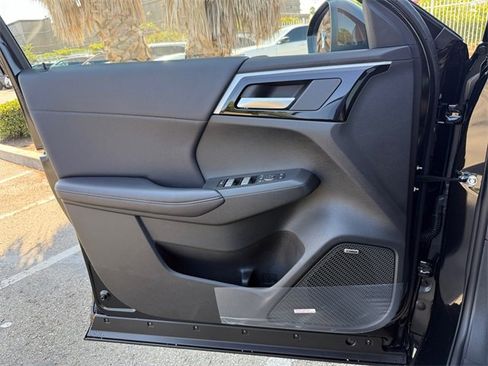 New 2025 Mitsubishi Outlander SE image 10