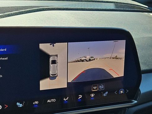 Used 2024 Chevrolet Equinox EV RS FWD image 15