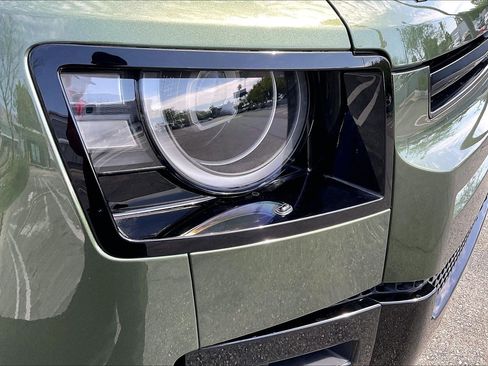 New 2026 Land Rover Defender 110 X-Dynamic SE AWD/4WD image 20