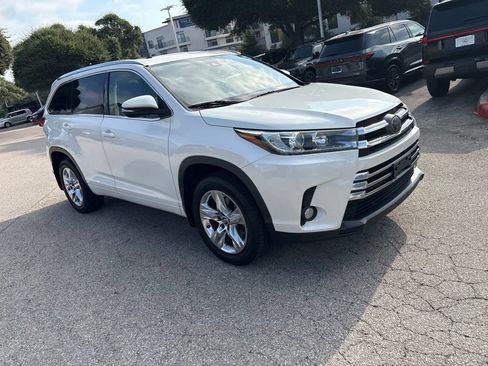 Used 2018 Toyota Highlander Limited FWD image 7