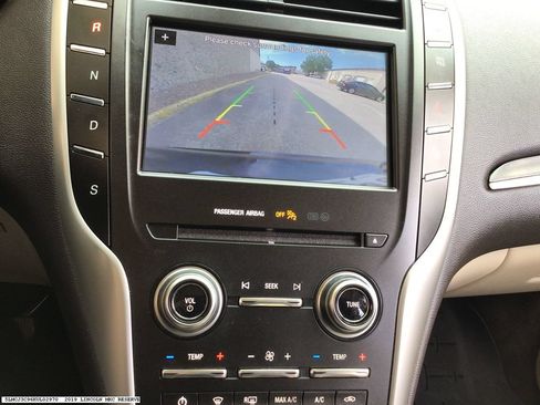 Used 2019 Lincoln MKC Reserve w/ MKC Technology Package FWD image 16