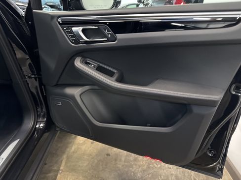 Used 2024 Porsche Macan S image 29