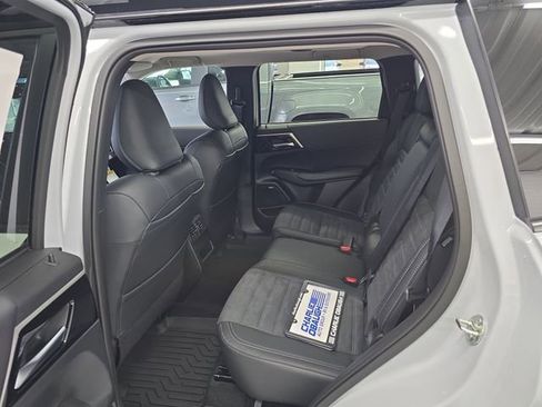 New 2026 Mitsubishi Outlander Trail Edition image 10