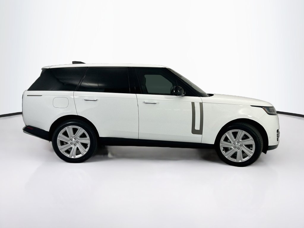 Used 2023 Land Rover Range Rover SE AWD/4WD image 4