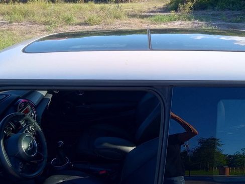 Used 2015 MINI Cooper 2-Door Hardtop image 17