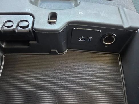 Used 2015 RAM 1500 Classic SLT RWD image 35