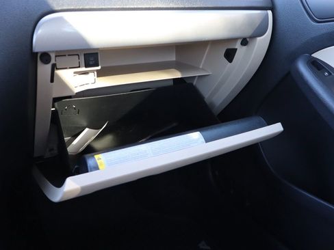 Used 2017 Volkswagen Jetta SE image 39