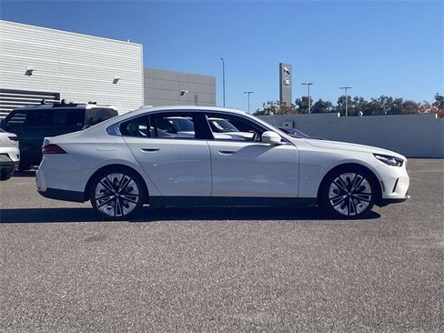 Certified 2025 BMW 530i 530i image 6