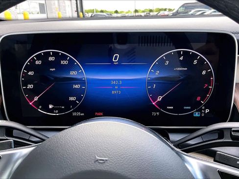 Used 2025 Mercedes-Benz GLC 300 image 23