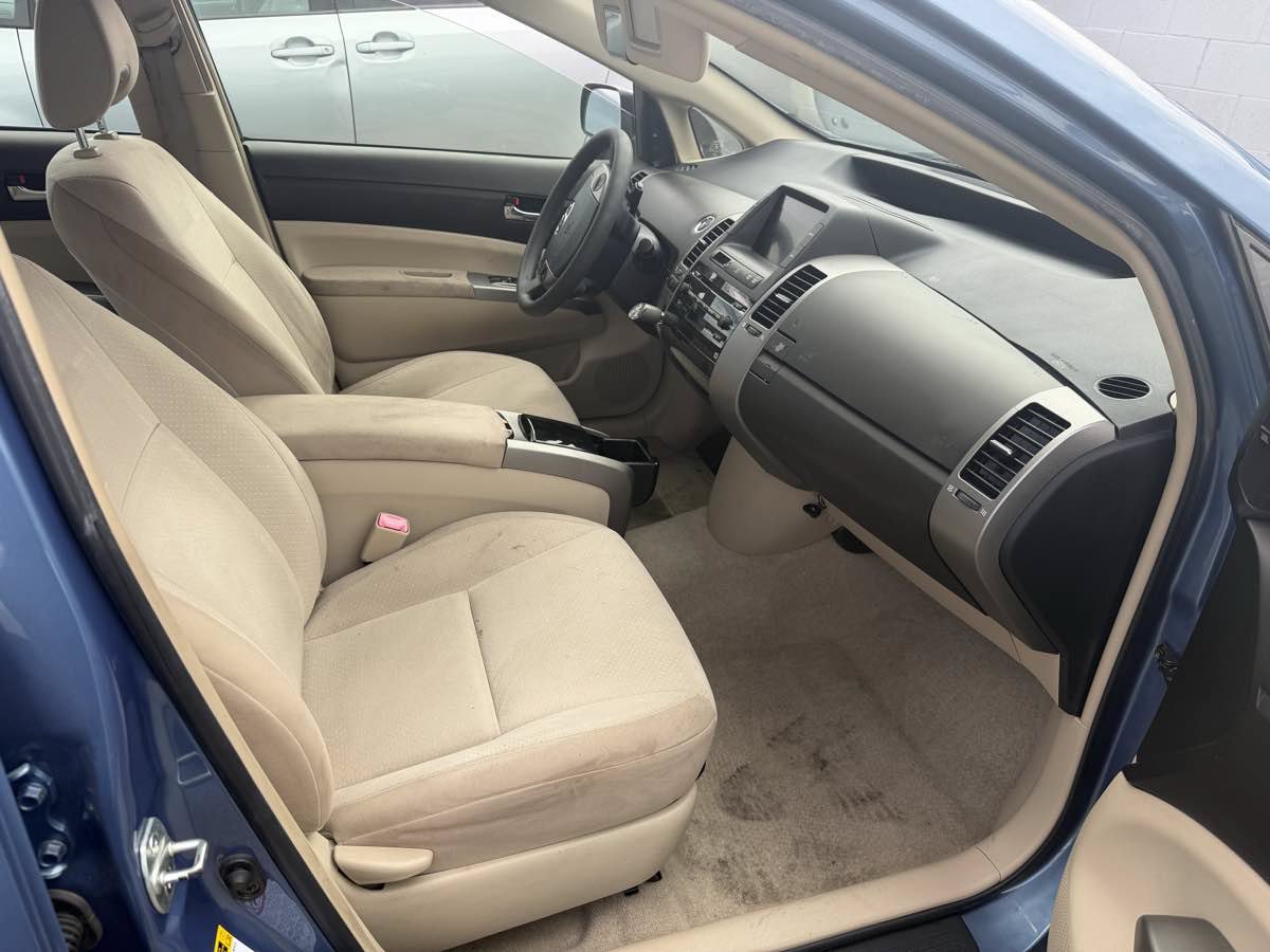 Used 2004 Toyota Prius w/ Pkg 5 FWD image 20