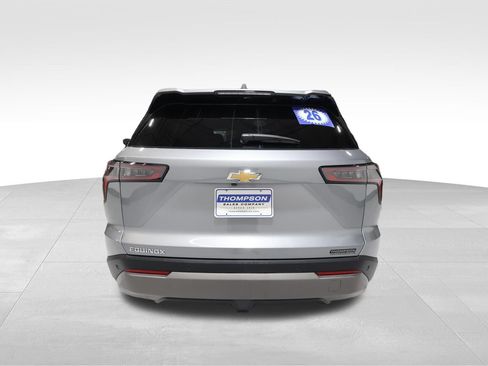 Used 2026 Chevrolet Equinox LT FWD image 3