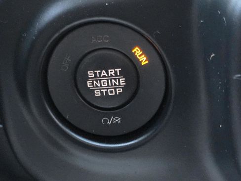 Used 2018 Jeep Wrangler Unlimited Rubicon image 14