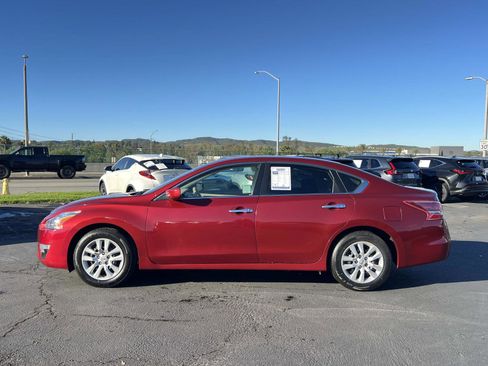 Used 2013 Nissan Altima 2.5 S image 2