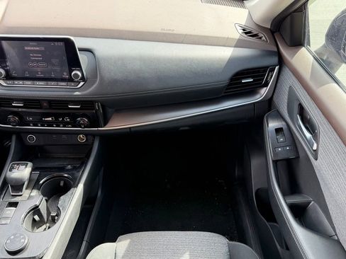 Used 2021 Nissan Rogue SV AWD/4WD image 11