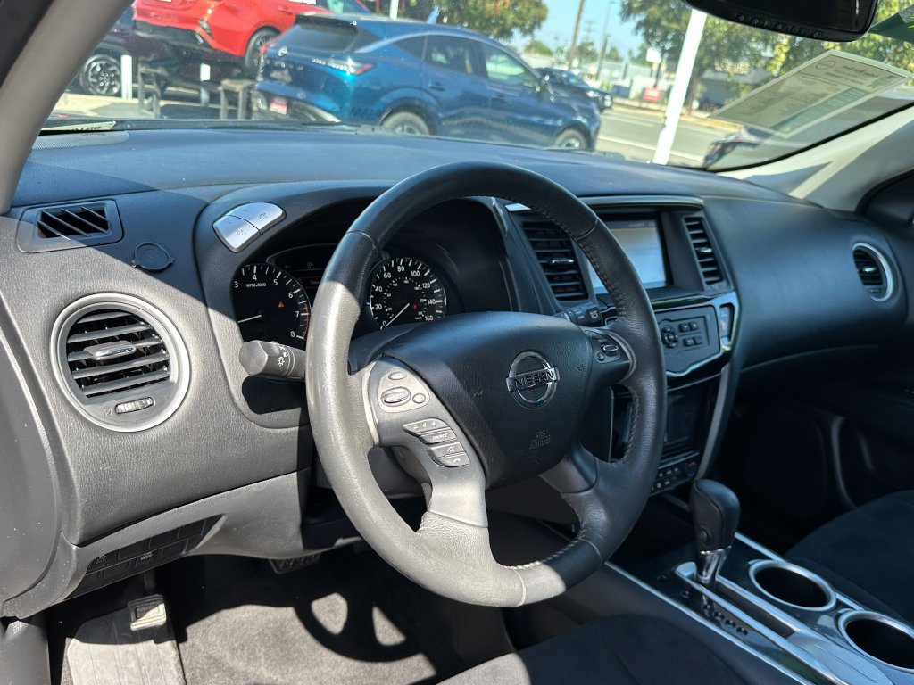 Used 2016 Nissan Pathfinder SV FWD image 20