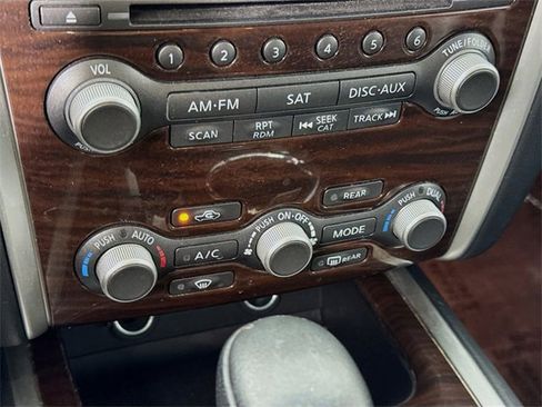 Used 2016 Nissan Pathfinder Platinum image 16