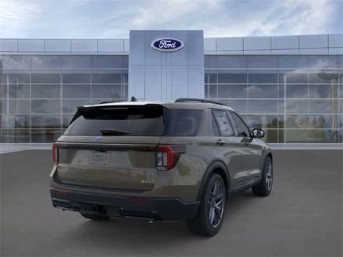New 2026 Ford Explorer ST-Line w/ ST-Line Street Pack image 8