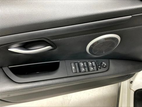 Used 2011 BMW M3 Convertible RWD image 42