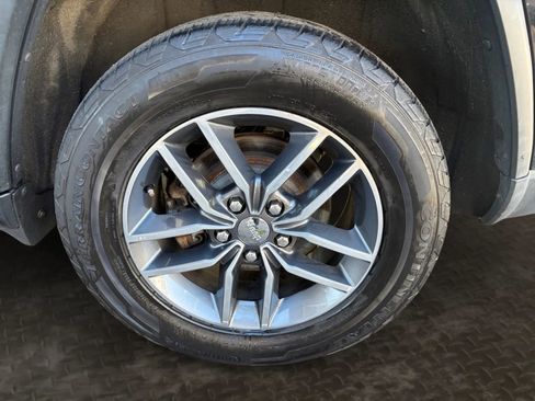 Used 2017 Jeep Grand Cherokee Limited AWD/4WD image 38