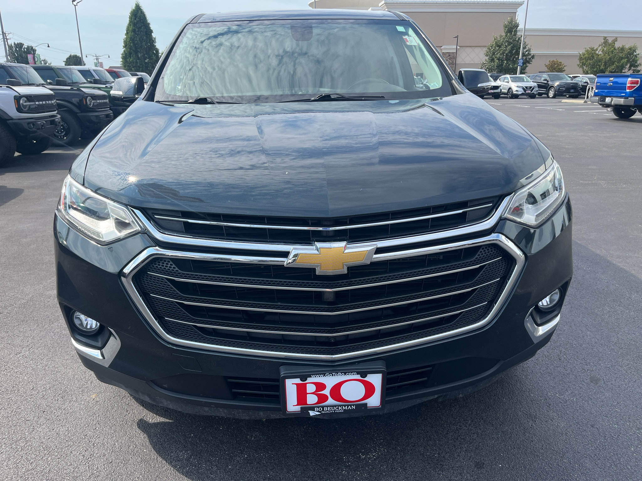 Used 2019 Chevrolet Traverse LT w/ LT Premium Package FWD image 2