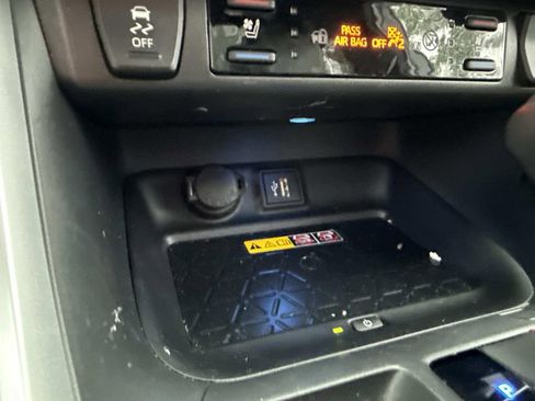 Used 2025 Toyota RAV4 XSE w/ Premium Package image 34