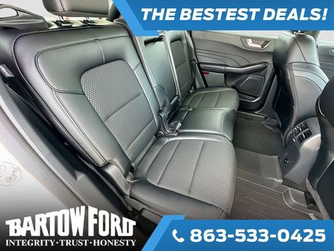 Used 2025 Ford Escape SE image 27