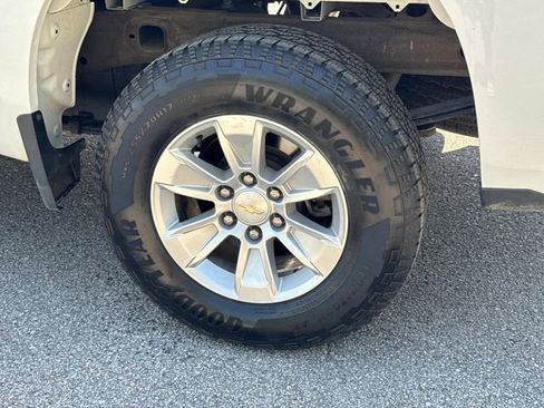 Used 2022 Chevrolet Silverado 1500 W/T RWD image 15