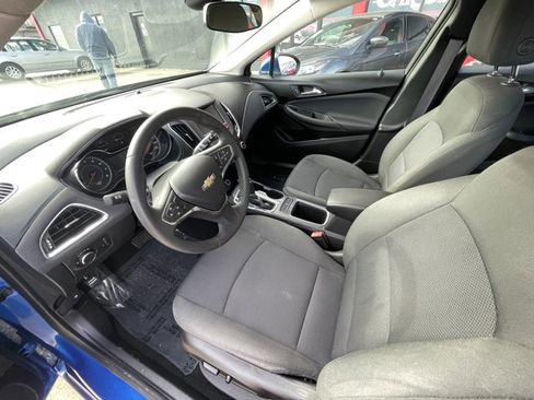 Used 2017 Chevrolet Cruze LT w/ Convenience Package image 9