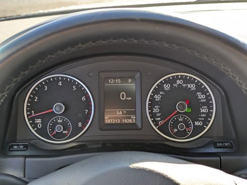 Used 2017 Volkswagen Tiguan S image 14