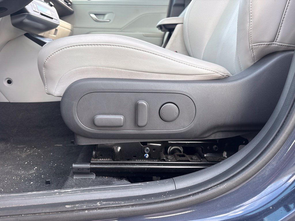 Used 2024 Hyundai Kona Limited FWD image 10