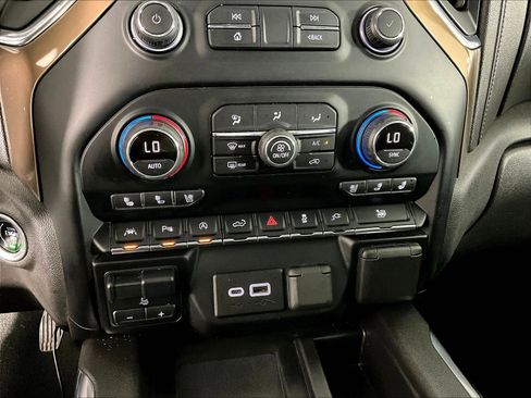 Used 2021 Chevrolet Silverado 1500 High Country AWD/4WD image 16