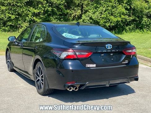 Used 2023 Toyota Camry SE image 5