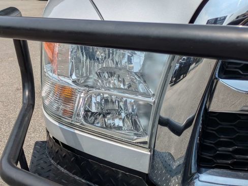 Used 2017 RAM 3500 Tradesman w/ Chrome Appearance Group AWD/4WD image 10