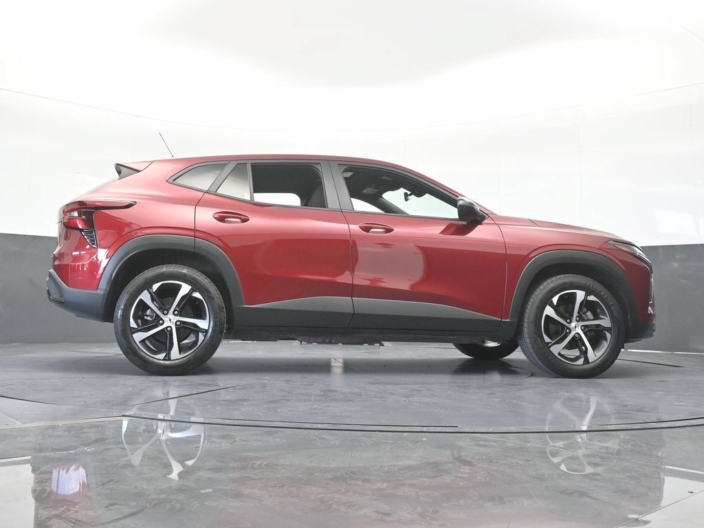 Used 2025 Chevrolet Trax RS w/ Sunroof Package FWD image 60