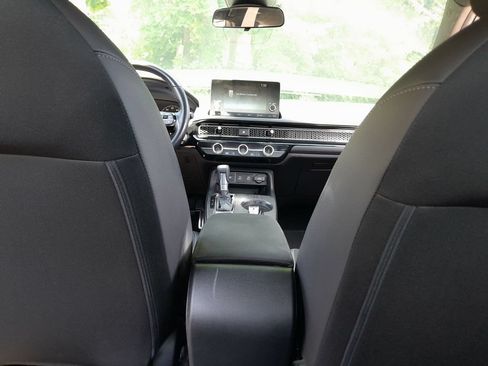 Used 2025 Honda Civic Sport image 31