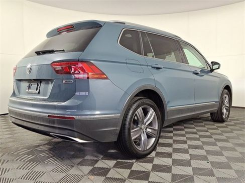 Used 2020 Volkswagen Tiguan SEL w/ 3rd Row Seat Package image 9
