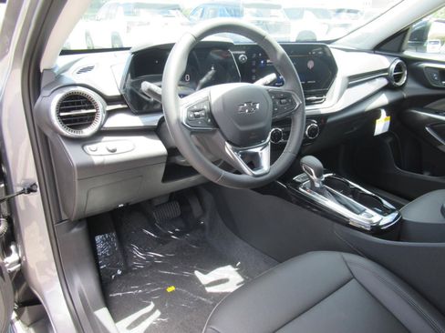 New 2026 Chevrolet Trax ACTIV w/ Driver Confidence Package FWD image 16