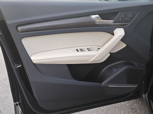 Certified 2025 Audi Q5 2.0T Premium Plus image 16