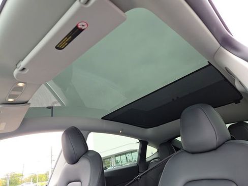 Used 2021 Tesla Model Y Long Range image 14