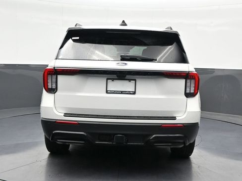 Used 2025 Ford Explorer ST-Line w/ Premium Package image 4