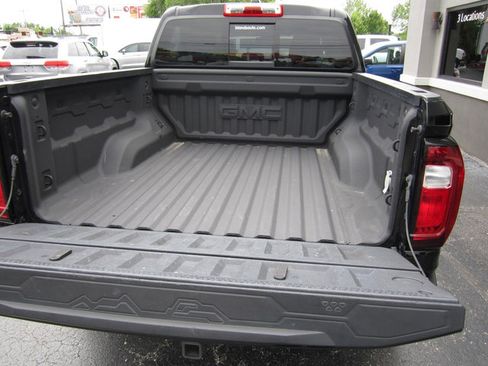 Used 2023 GMC Canyon AT4 w/ AT4 Premium Package AWD/4WD image 28
