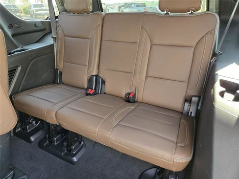 Used 2022 Chevrolet Tahoe High Country image 17