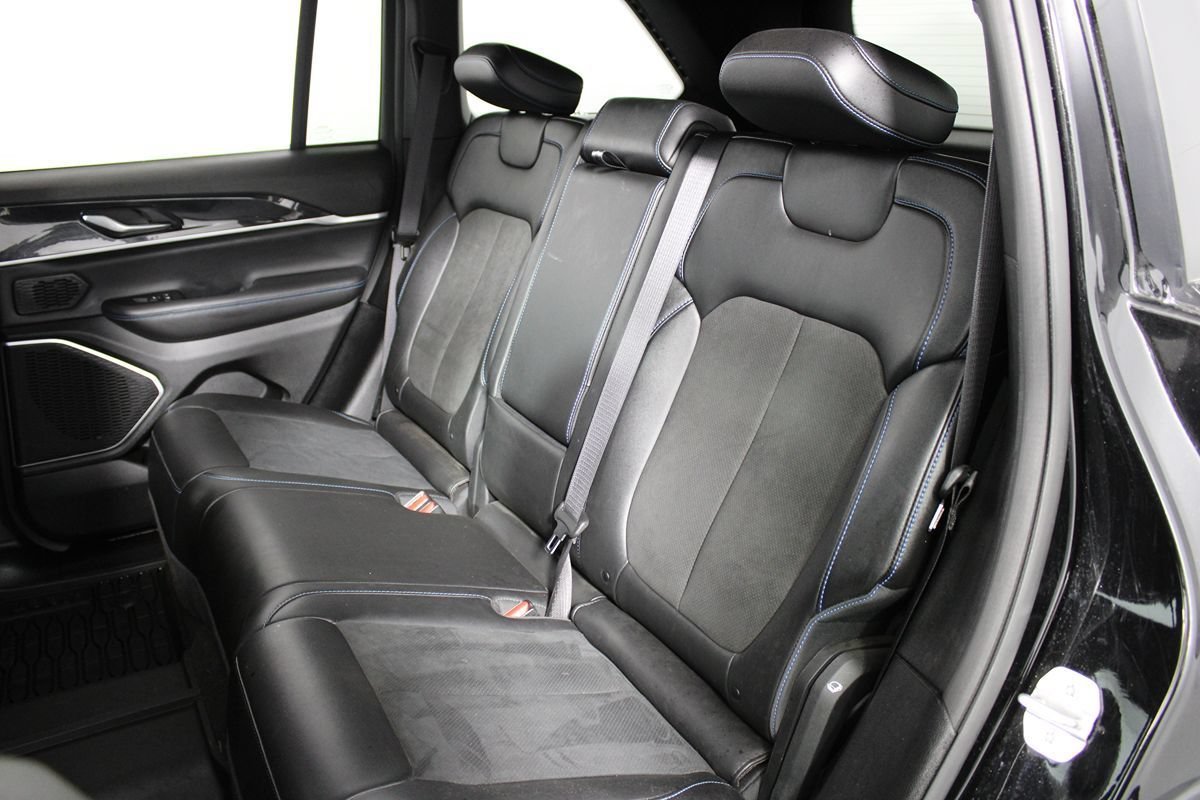 Used 2023 Jeep Grand Cherokee Trailhawk AWD/4WD image 30