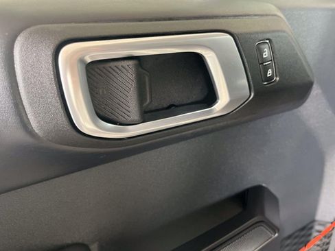 Used 2025 Ford Bronco Raptor AWD/4WD image 9