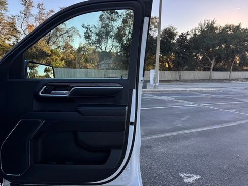 Used 2024 GMC Sierra 1500 SLE image 32