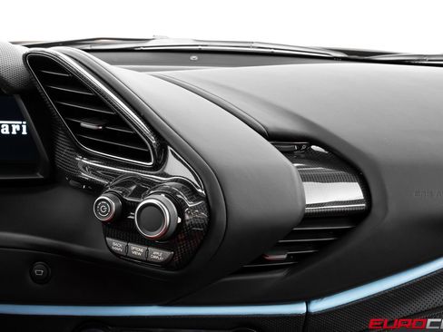 Used 2020 Ferrari 488 Pista Coupe RWD image 39