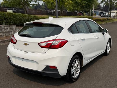 Used 2017 Chevrolet Cruze LT w/ Convenience Package FWD image 8