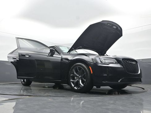 Used 2022 Chrysler 300 Touring w/ Sport Appearance Package RWD image 58
