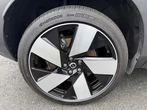 Used 2023 Volvo C40 P8 Recharge Ultimate image 53