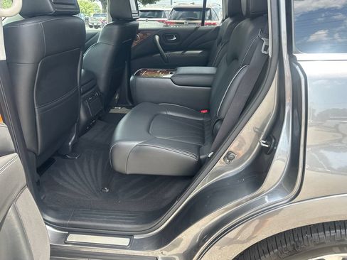 Used 2017 INFINITI QX80 4WD w/ Deluxe Technology Package image 17